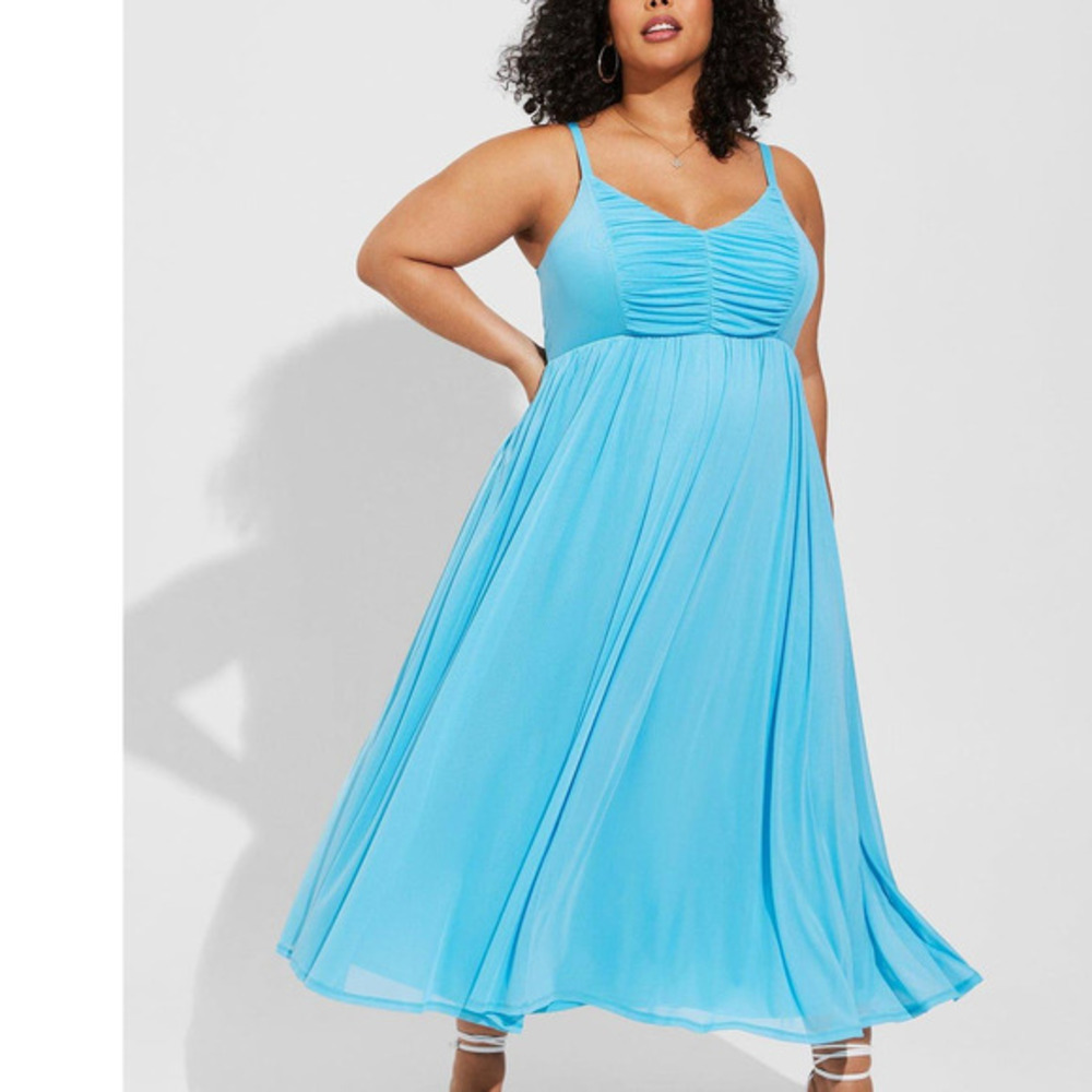 Torrid Plus Size 3 Soft Mesh Pleated Light Sky‎ Blue Sun Maxi Dress V-Neck 3X